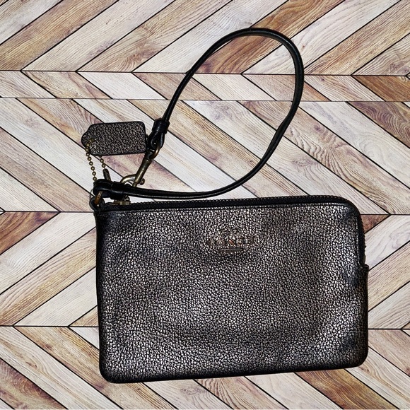 Coach wristlet - Picture 3 of 6